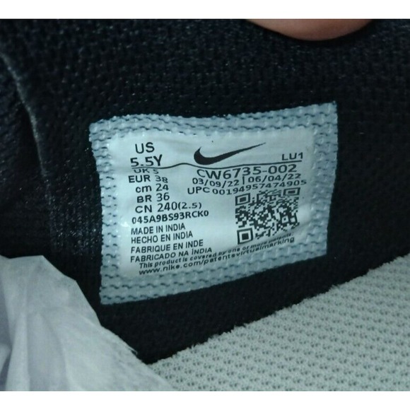 Nike‎ Kids Team Hustle D 10 Basketball Shoes CW6735-002 Black Gold Sz 5.5 - Picture 11 of 11